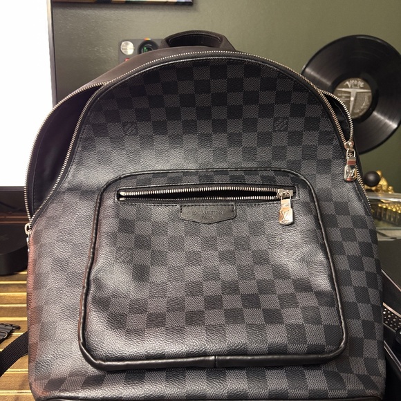 LOUIS VUITTON DISCOVERY BACKPACK - Picture 1 of 3